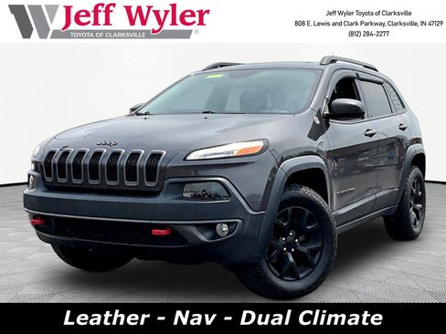 Used 2016 Jeep Cherokee Trailhawk w/ Comfort/Convenience Group AWD/4WD image 1