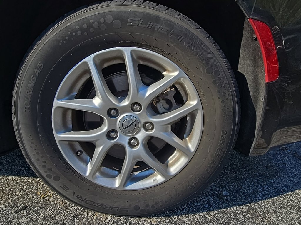 Used 2023 Chrysler Pacifica Touring-L FWD image 16