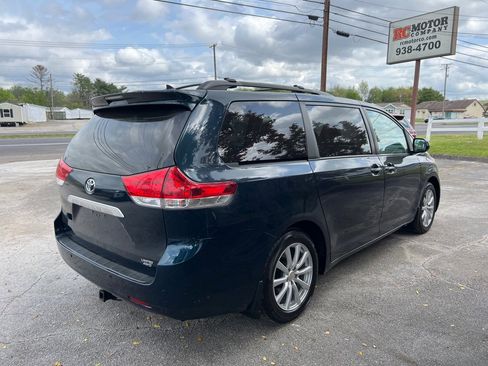 Used 2012 Toyota Sienna Limited w/ Premium Pkg image 4