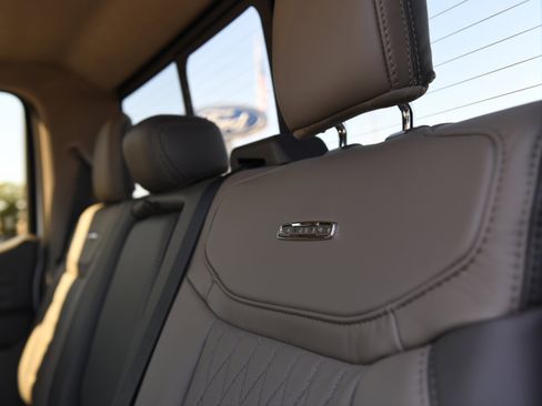 New 2026 Ford F250 Platinum w/ Platinum Plus Package image 18