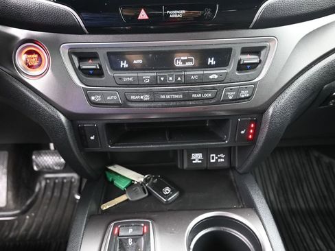 Used 2022 Honda Pilot Sport image 14