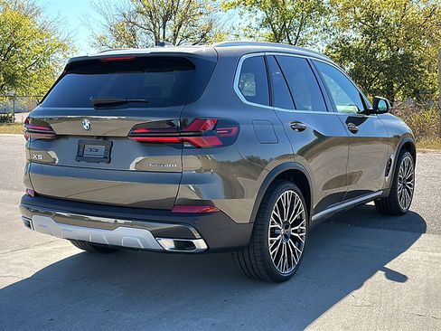 New 2026 BMW X5 sDrive40i image 8