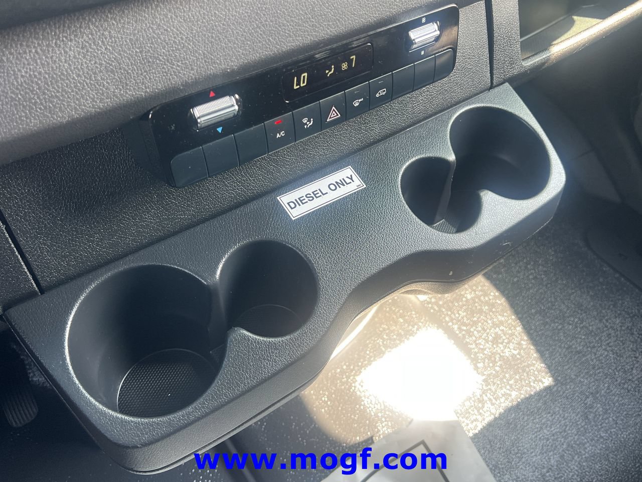 Used 2025 Mercedes-Benz Sprinter 2500 image 9
