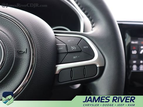 Used 2019 Jeep Compass Latitude FWD image 27