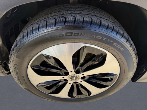 Certified 2025 Mercedes-Benz GLB 250 250 4MATIC image 8