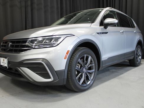 Used 2022 Volkswagen Tiguan SE image 8