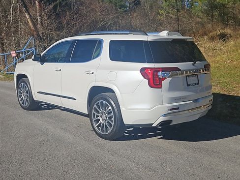 Used 2023 GMC Acadia Denali w/ Denali Ultimate Package image 3