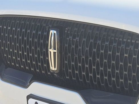 Used 2023 Lincoln Aviator Reserve w/ Equipment Group 201A image 7