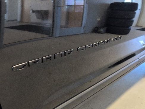 Used 2023 Jeep Grand Cherokee Altitude AWD/4WD image 10