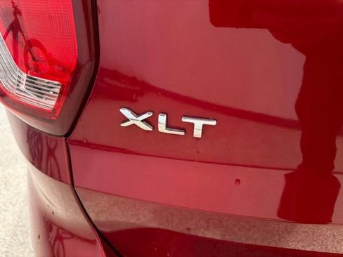 Used 2017 Ford Explorer XLT AWD/4WD image 8