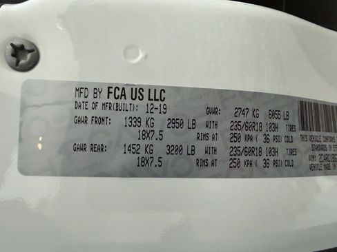 Used 2020 Chrysler Pacifica Touring-L FWD image 51