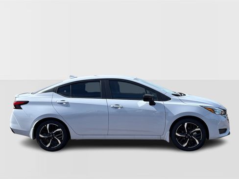 New 2025 Nissan Versa SR w/ Trunk Package image 8