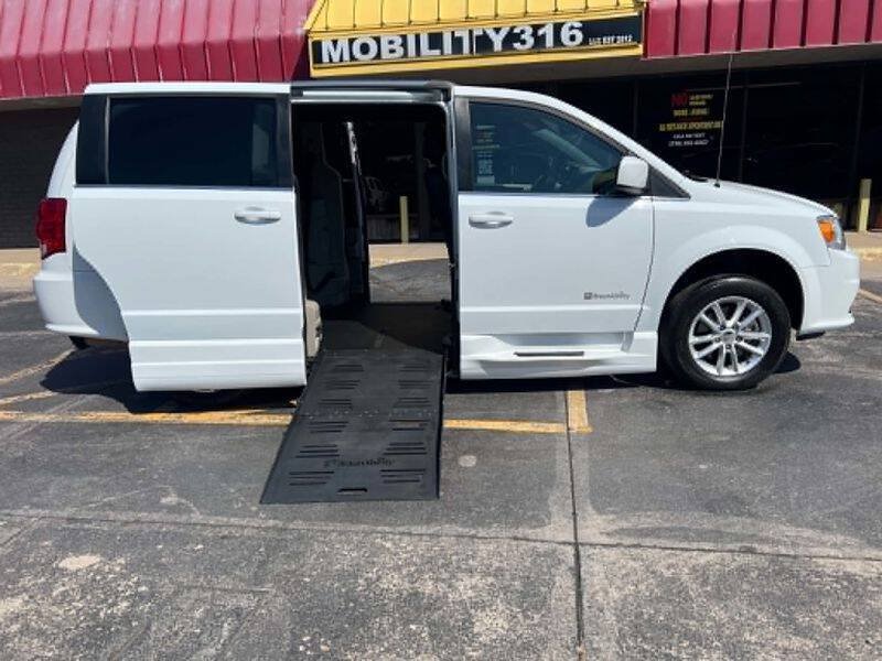 Used 2018 Dodge Grand Caravan SXT FWD image 65