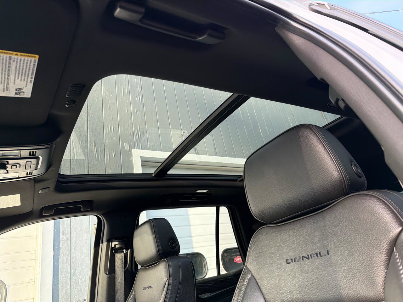 Used 2021 GMC Yukon Denali AWD/4WD image 8