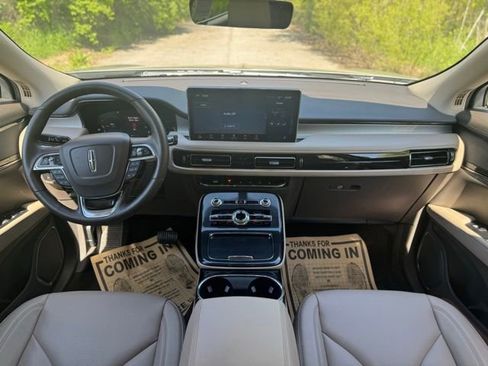 Used 2022 Lincoln Nautilus AWD w/ Premium Package image 20