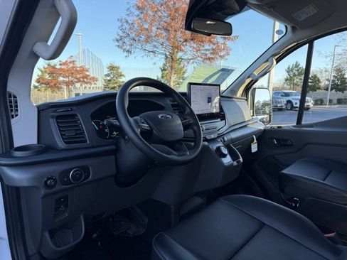 New 2024 Ford E-Transit Low Roof image 12