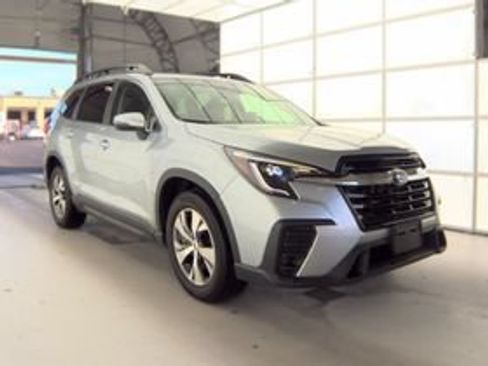 Used 2023 Subaru Ascent Premium w/ Convenience Package AWD/4WD image 3