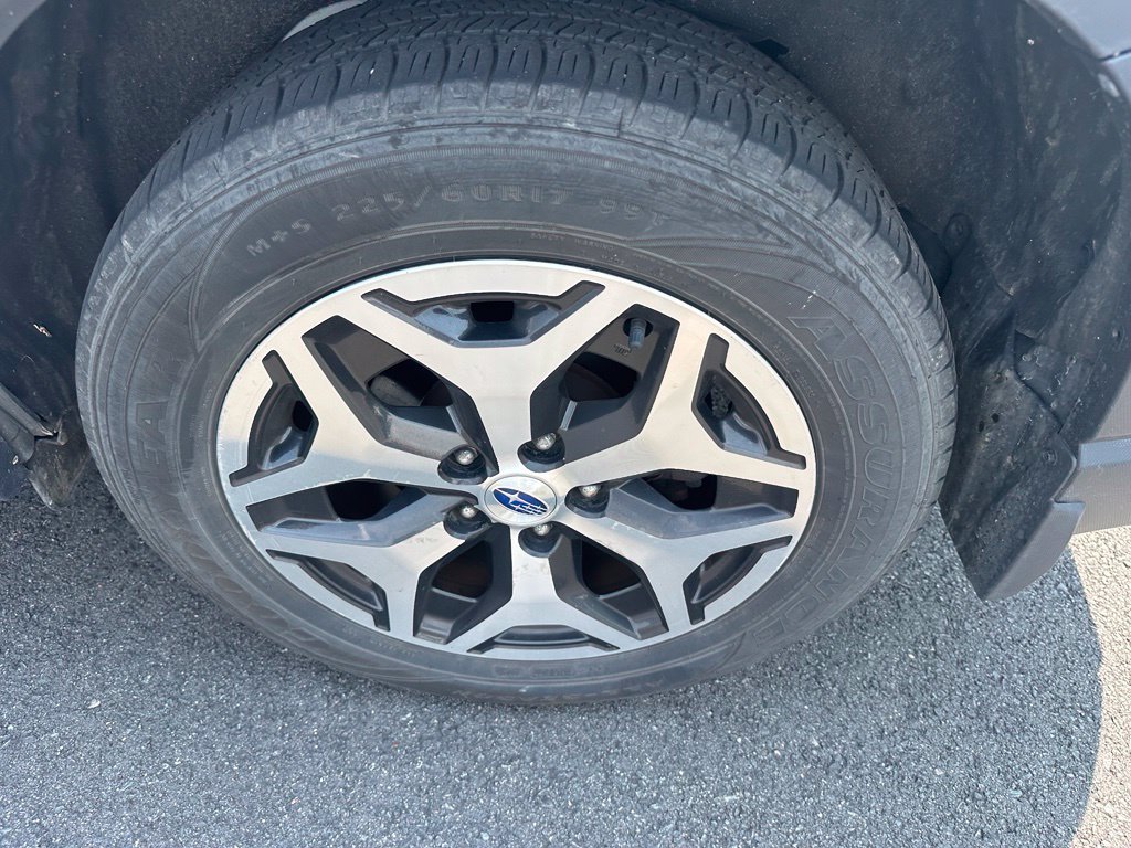Used 2019 Subaru Forester Premium AWD/4WD image 5