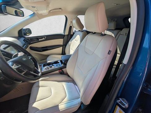 Used 2020 Ford Edge Titanium image 10