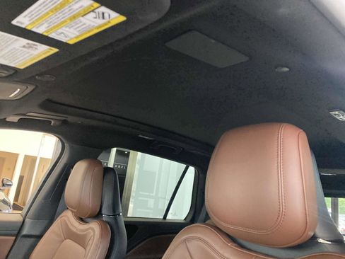 Certified 2025 Lincoln Aviator Reserve w/ Equipment Group 201A image 21