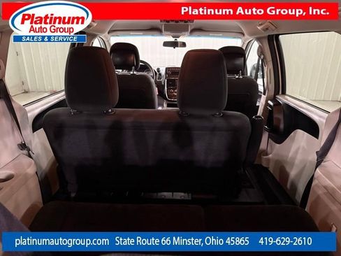 Used 2017 Dodge Grand Caravan SE FWD image 31