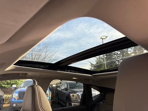 New 2025 Nissan Murano Platinum image 16