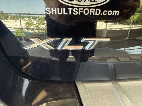 Used 2023 Ford Explorer XLT AWD/4WD image 11