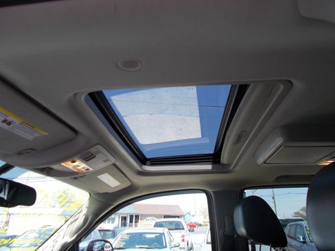 Used 2011 Chevrolet Avalanche LTZ image 14