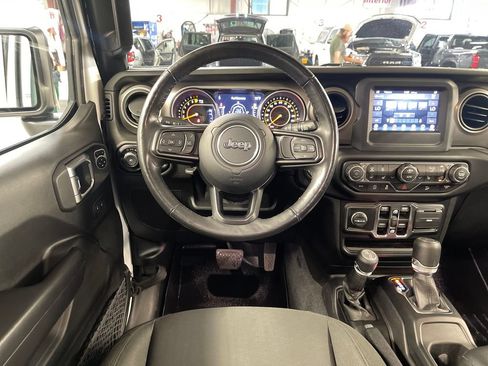Used 2019 Jeep Wrangler Unlimited Sport S AWD/4WD image 17