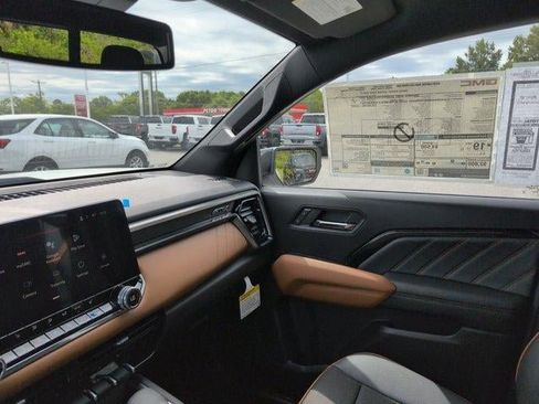 New 2026 GMC Canyon AT4 AWD/4WD image 27