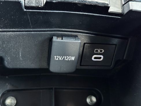 Used 2023 Toyota Corolla SE image 32