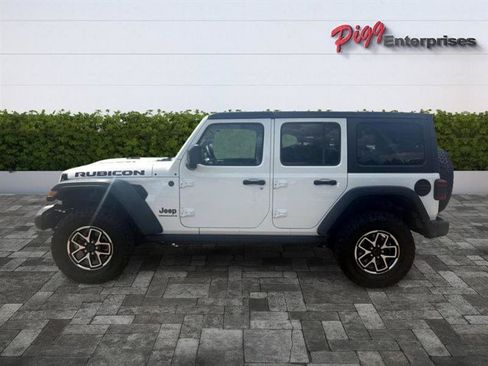Used 2026 Jeep Wrangler Unlimited Rubicon AWD/4WD image 3
