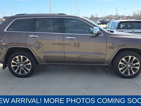 Used 2017 Jeep Grand Cherokee Overland image 6