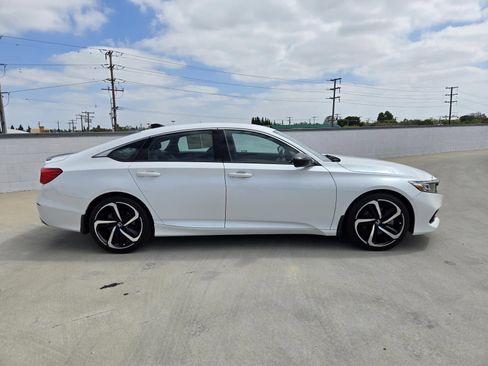 Used 2022 Honda Accord Sport image 2