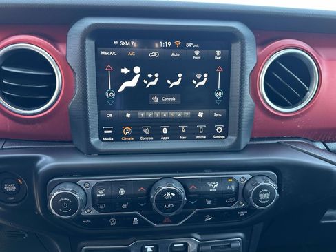 Used 2021 Jeep Wrangler Rubicon AWD/4WD image 9