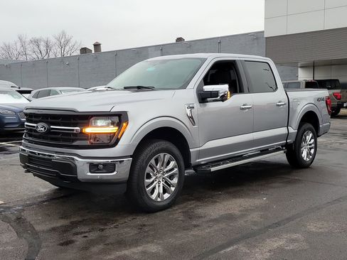 New 2025 Ford F150 XLT w/ Equipment Group 302A MID image 8