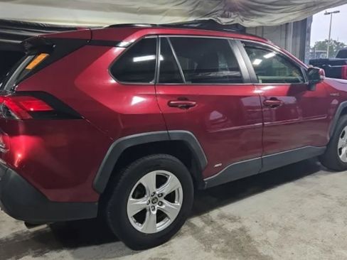 Used 2019 Toyota RAV4 XLE w/ Convenience Package AWD/4WD image 3
