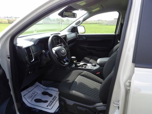 New 2026 Ford Ranger XLT w/ Black Appearance Package AWD/4WD image 12