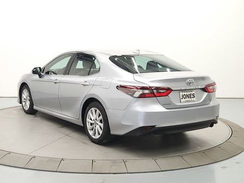 Used 2023 Toyota Camry LE w/ Convenience Package image 5
