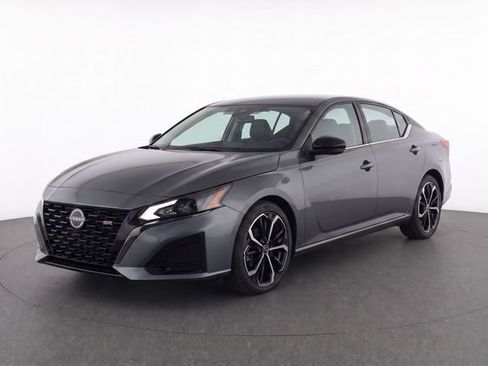 Used 2024 Nissan Altima 2.5 SR FWD image 8