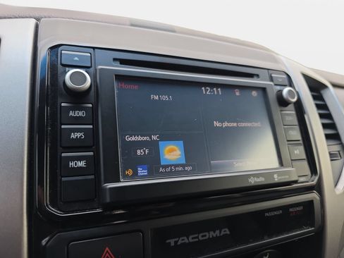 Used 2015 Toyota Tacoma 4x4 Double Cab w/ SR5 Package image 21