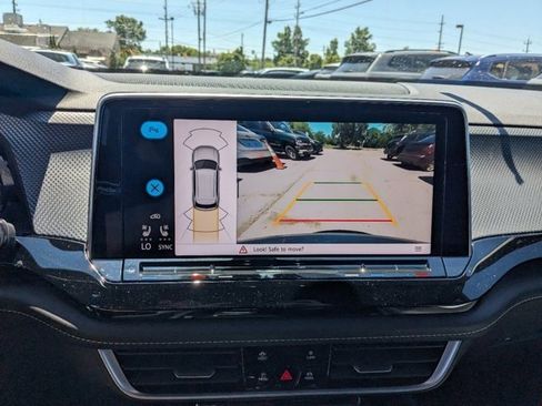 New 2024 Volkswagen Atlas Cross Sport SEL image 14