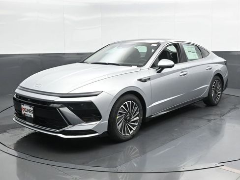 Used 2025 Hyundai Sonata Limited image 8