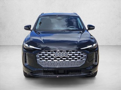 Certified 2025 Audi Q5 Premium AWD/4WD image 2