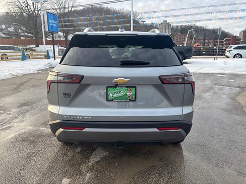 Used 2025 Chevrolet Equinox LT w/ Convenience Package II image 4