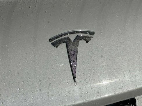 Used 2023 Tesla Model 3 Standard Range image 9