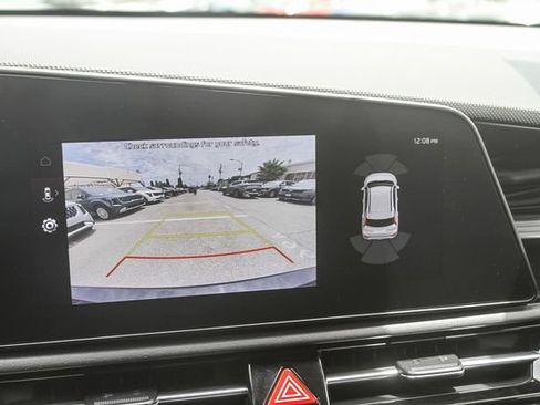 Used 2023 Kia Niro SX Touring FWD image 25