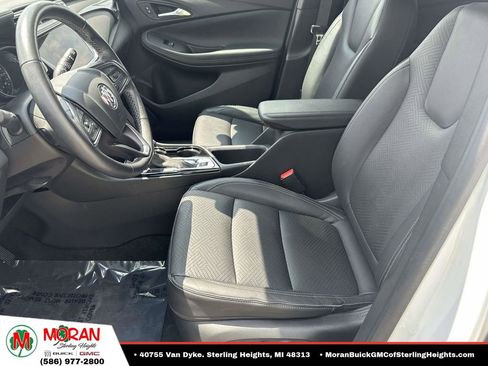 Certified 2022 Buick Encore GX Essence FWD image 18