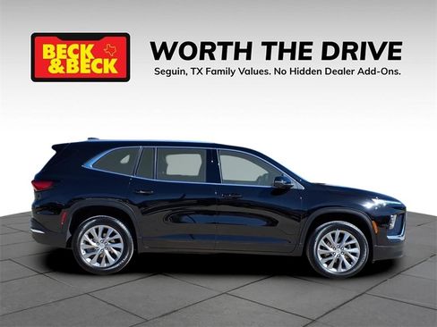 Used 2025 Buick Enclave Preferred image 4