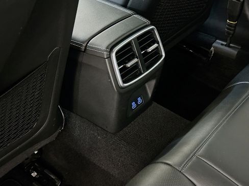 Used 2025 Genesis G70 2.5T AWD/4WD image 28